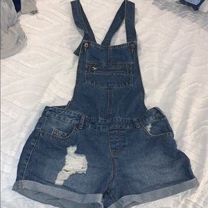 Overall shorts